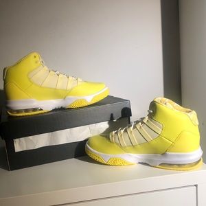 NOT SOLD Dynamic yellow Jordan max aura